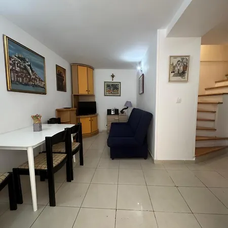 Lucev House Apartment Tisno