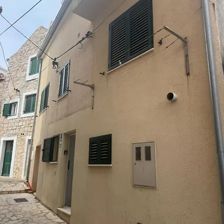 Apartment Lucev House Tisno