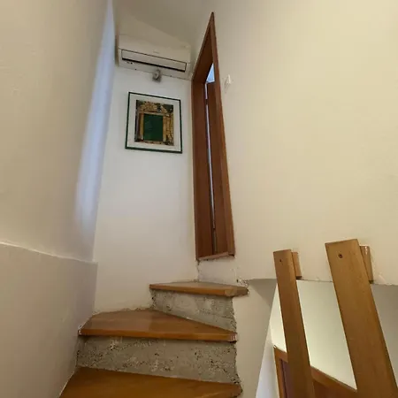 Lucev House