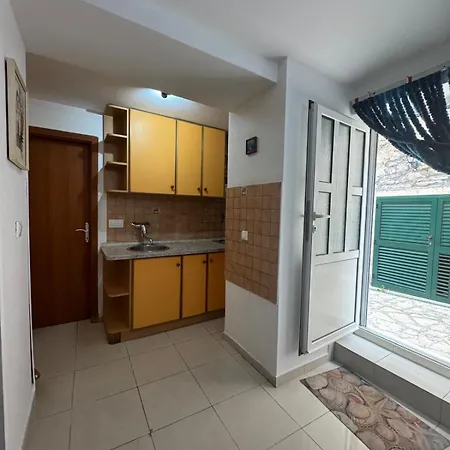 Apartment Lucev House Tisno